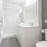 Bravissimo Cort Reial-1b Apartment *