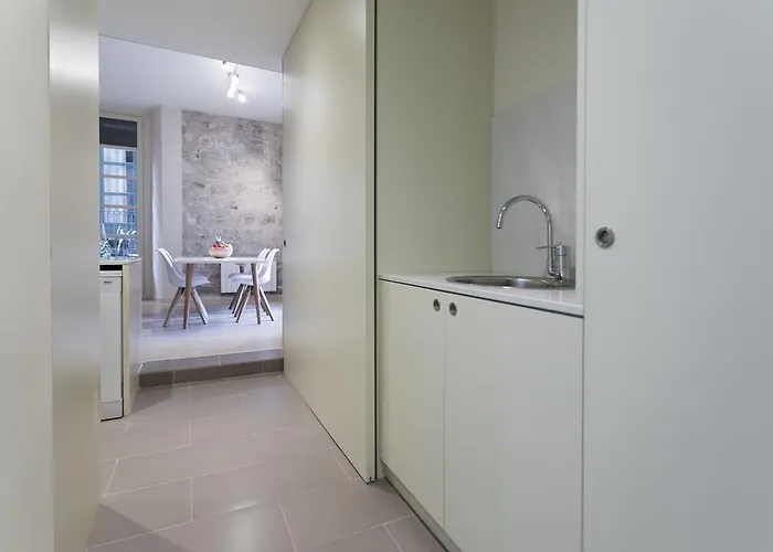 Appartement Bravissimo Cort Reial-1b *