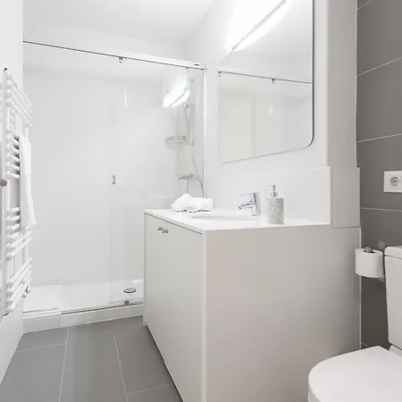 Bravissimo Cort Reial-1b Apartment *