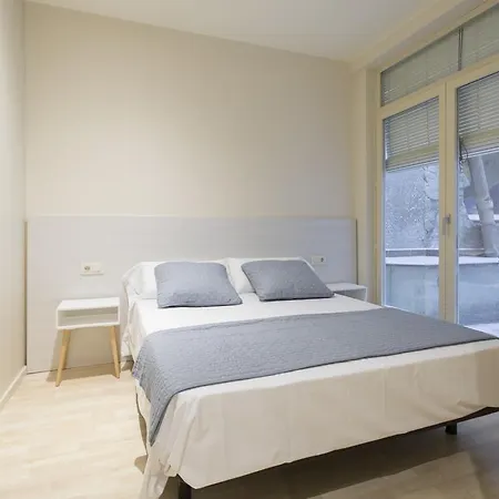 Bravissimo Cort Reial-1b Apartment *
